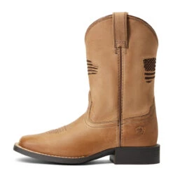 Ariat Boys Homestead Brown Patriot 2.0 Wide Square Toe Boots 11 Ariat Boys Homestead Brown Patriot 2.0 Wide Square Toe Boots -Ariat Shop P2498760 5 14619.1641339889